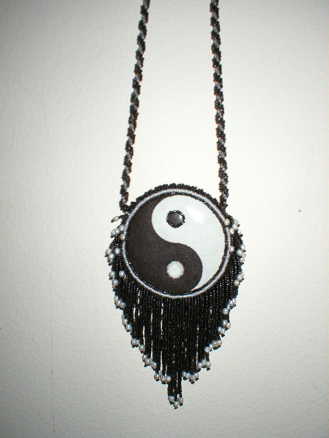 [Yin+Yang+Necklace+Jan06.JPG]