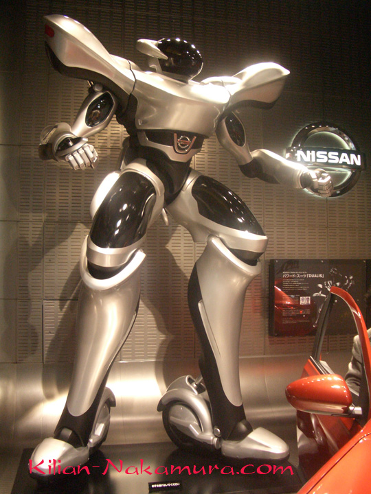 [nissan-dualis-powered-suit-ginza-4.jpg]