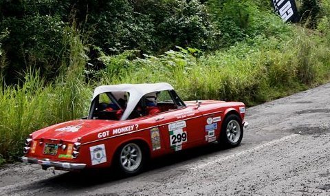 [1967_Luche_Libre_Racing_Datsun_Fairlady_Roadster_Rear_1.jpg]