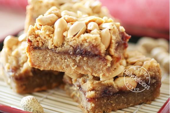 [Peanut+Butter+and+Jelly+Bars_8.jpg]