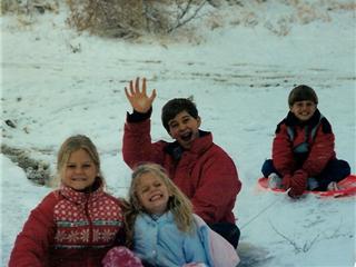[david+Gabrielsen+family+snowsledding.jpg]