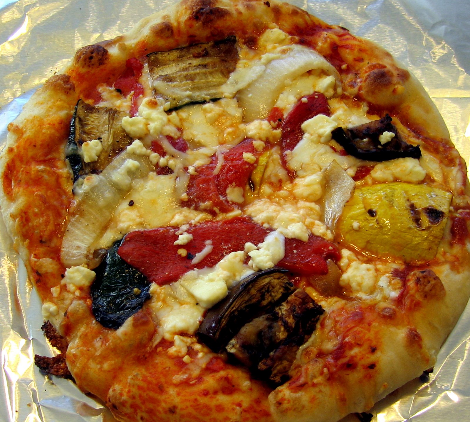 [Grilled+veggie+pizza+005.jpg]