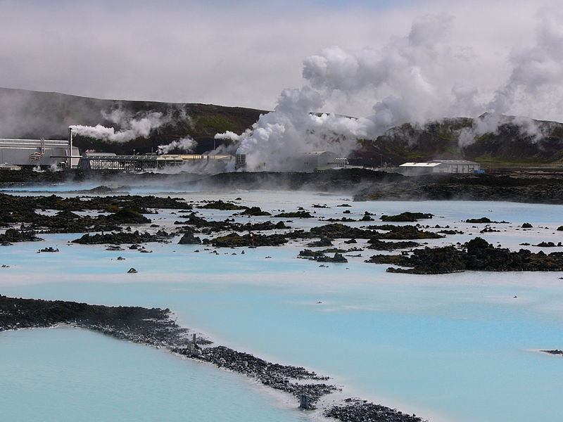 [800px-Blue-Lagoon-Iceland-3-20050724.jpg]