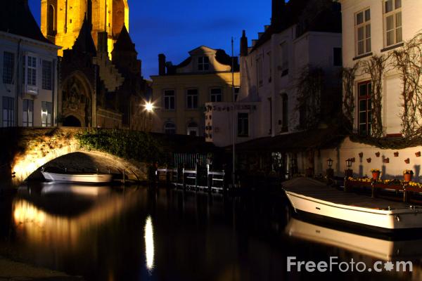 [03_01_1---Bruges-Venice-of-the-North_web.jpg]