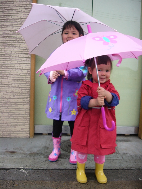 [Princesses+with+umbrellas.JPG]