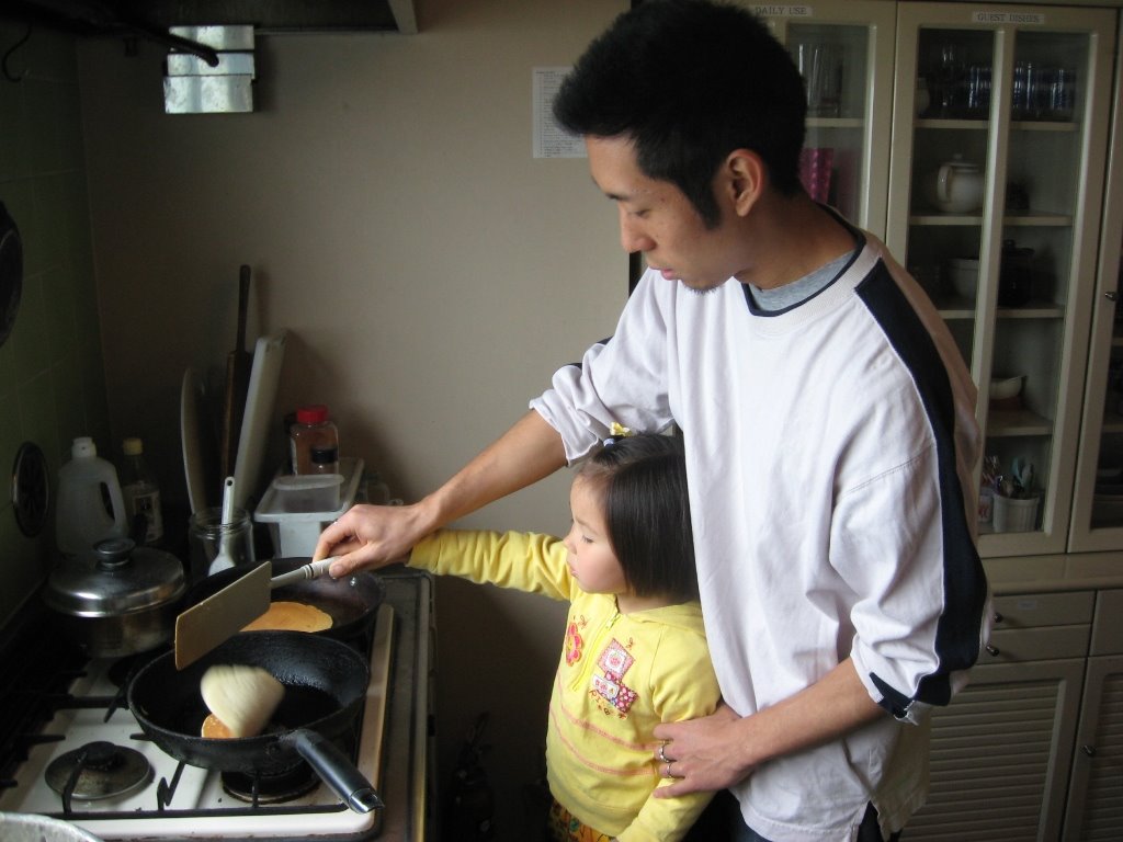 [Cooking+with+daddy.JPG]