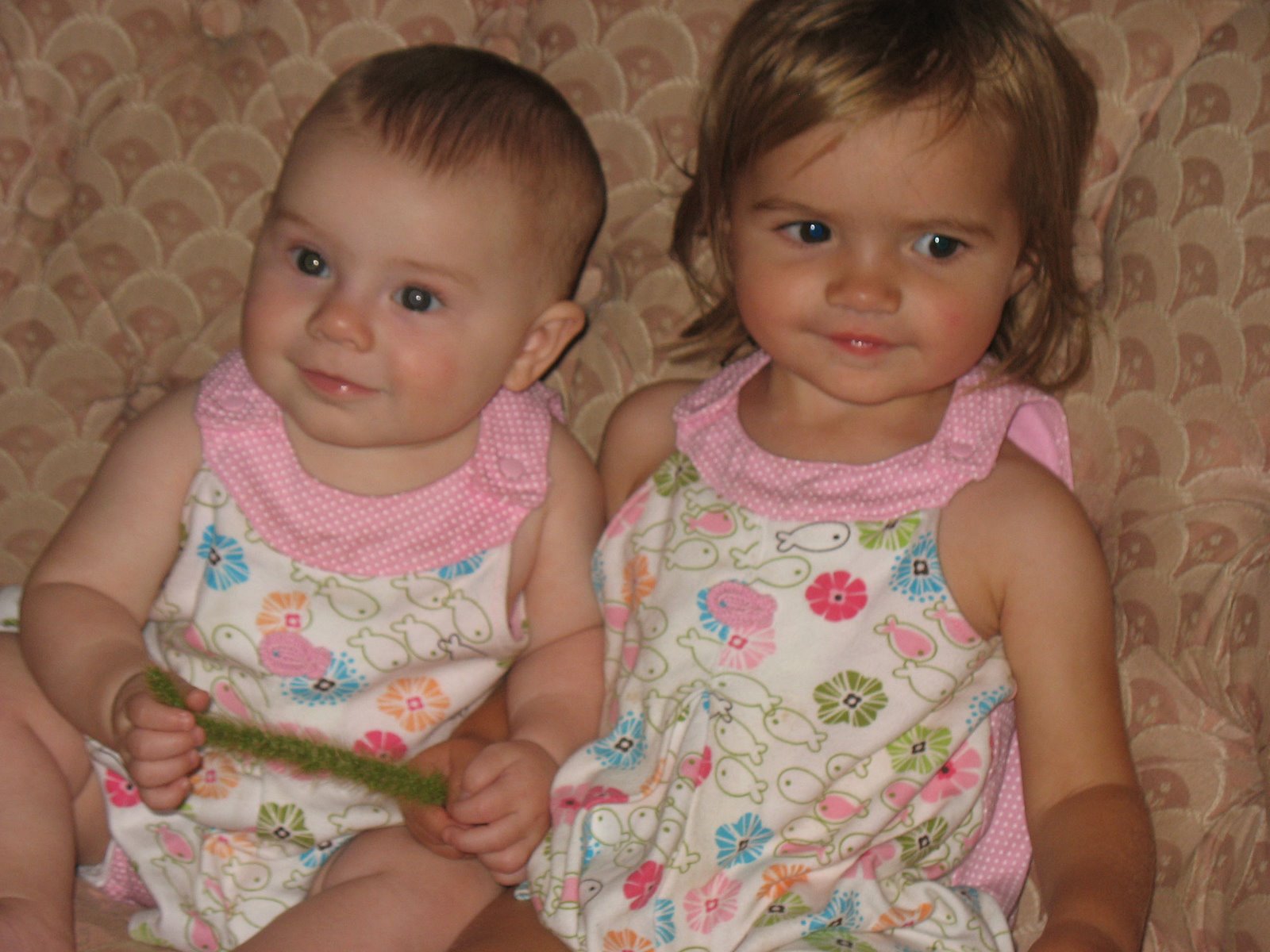 [cecilia+and+norah+matching+outfits+032.jpg]