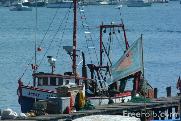 [1212_03_1---Fishing-Boat--Gloucester-Harbor--Massachusetts_web.jpg]