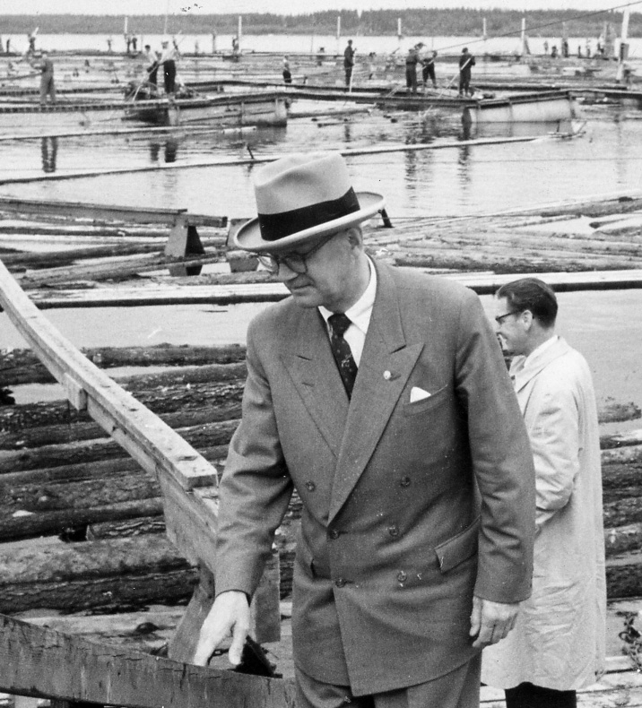 Kekkonen vierailee Hellälässä 1955 Koivurovan luona
