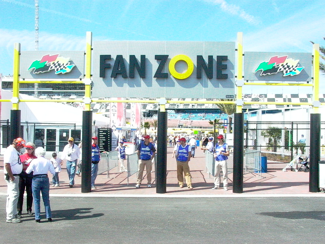 [The+entrance+to+Fanzone.jpg]