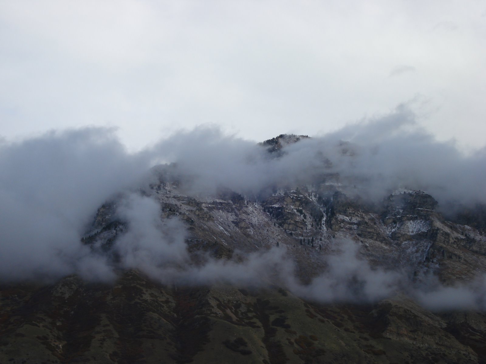 [Low+Clouds+on+Y+Mountain.JPG]