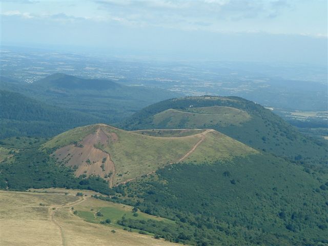 [volcan+d'Auvergne.JPG]