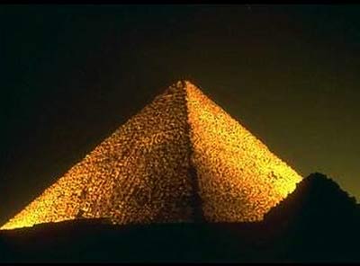 [Pyramid_night.jpg]