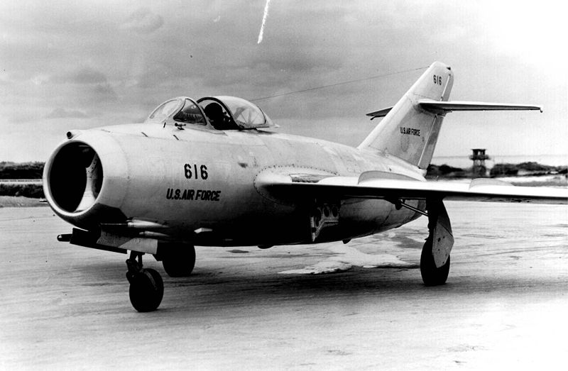 [800px-USAF_MiG-15.jpg]