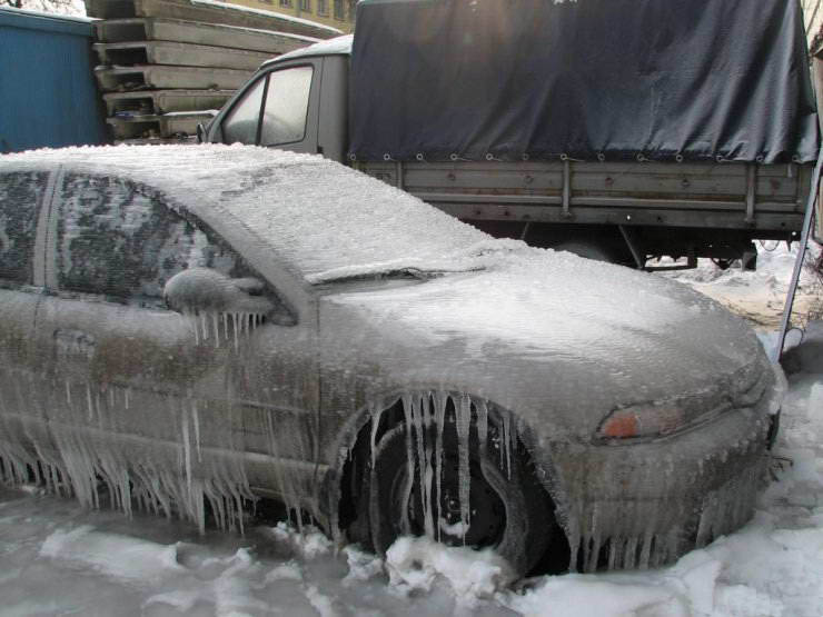 [frozen+car5.jpg]