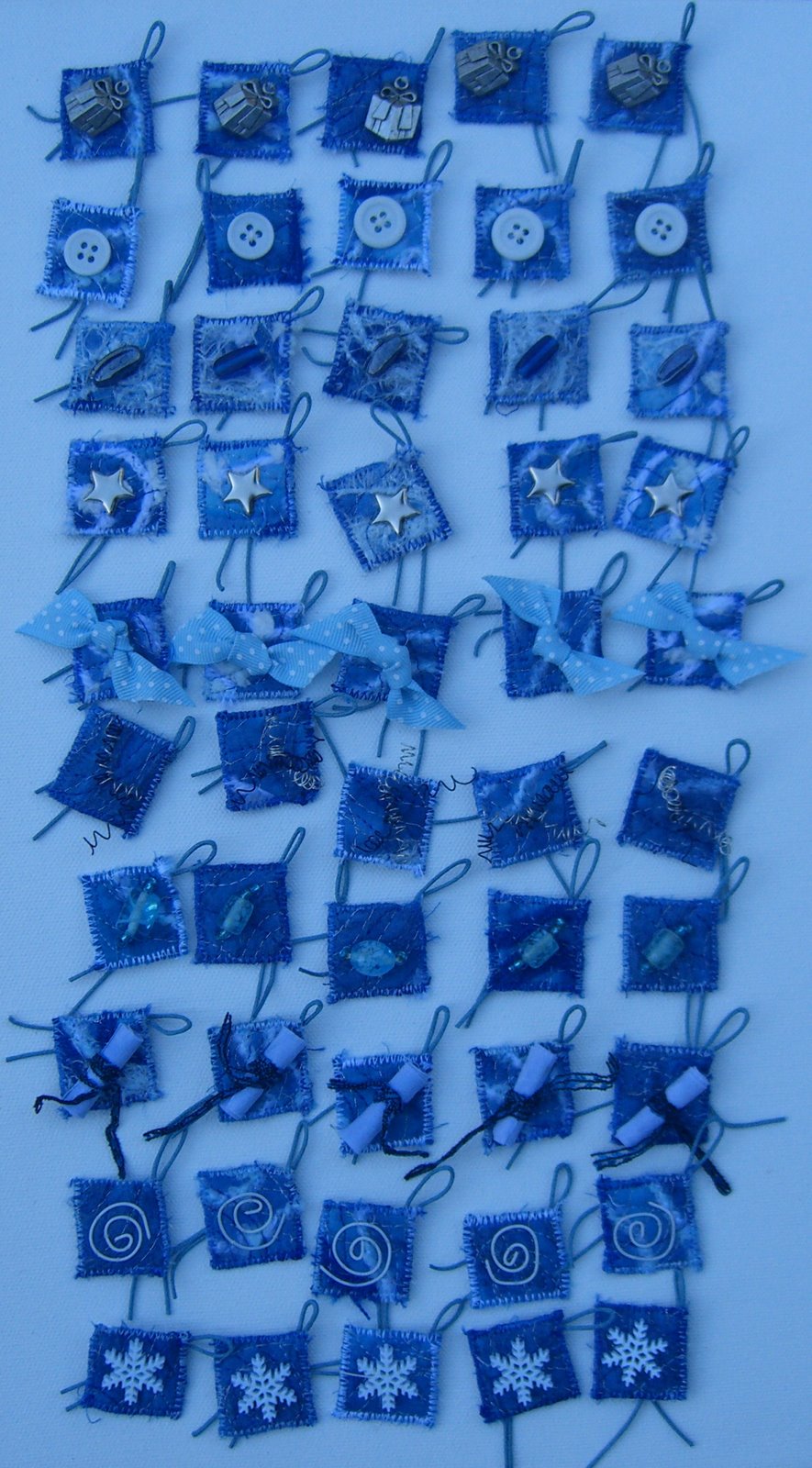 [Blue+Christmas+Inchies.jpg]
