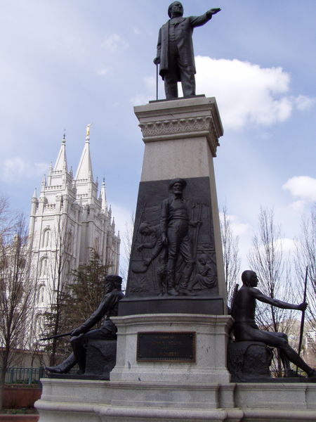 [450px-Brigham_Young_Monument.jpg]