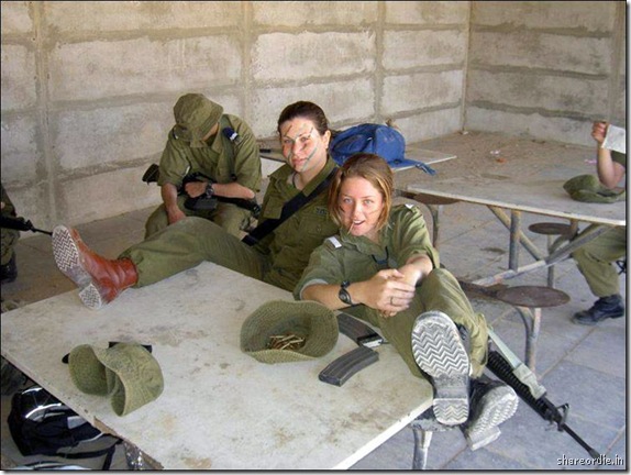 [Girl+Soldiers+From+Israel’s+Army+28.jpg]
