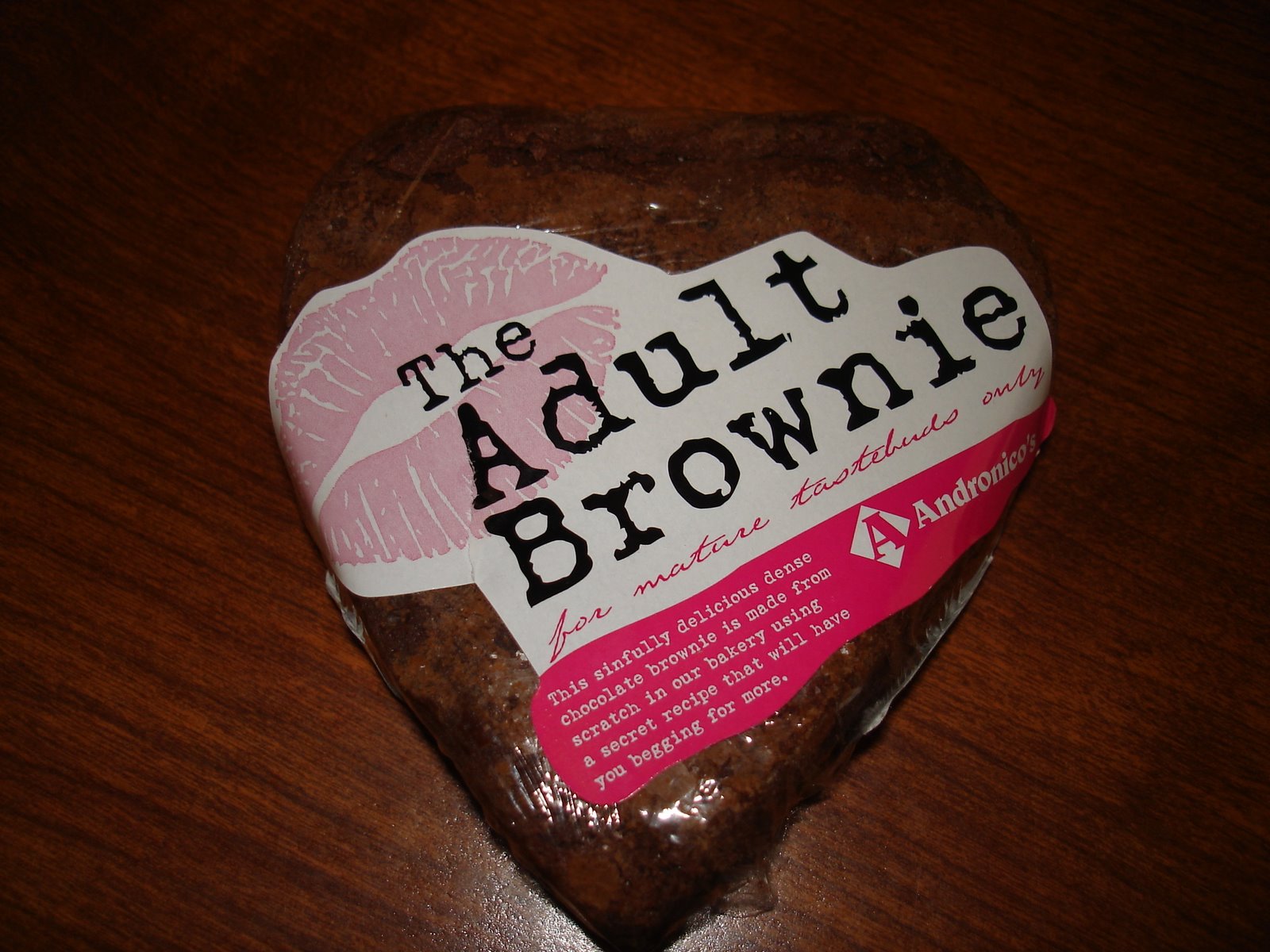 [adult+brownie+from+andronicos.JPG]