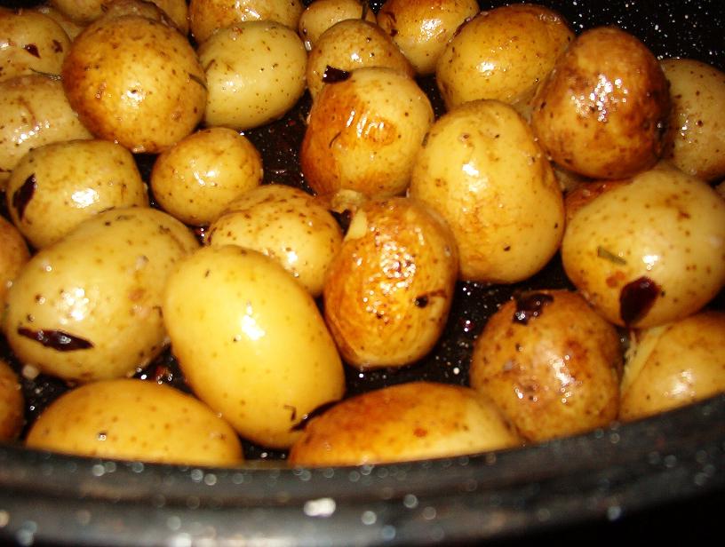 [roasting+potatoes.JPG]