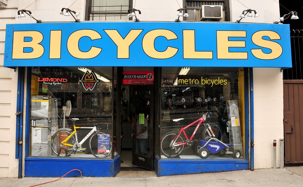 Image of bicycle shop in New York City