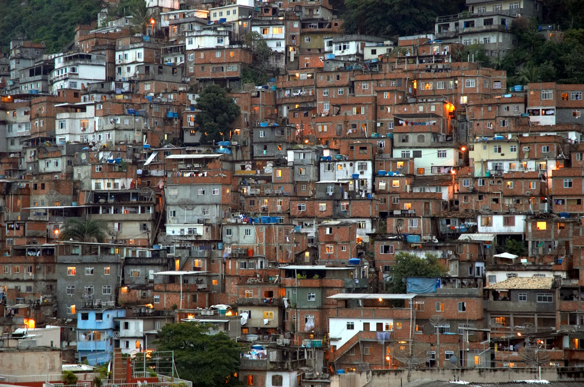 [favela.jpg]