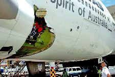 [qantas+damaged+plane.jpg]