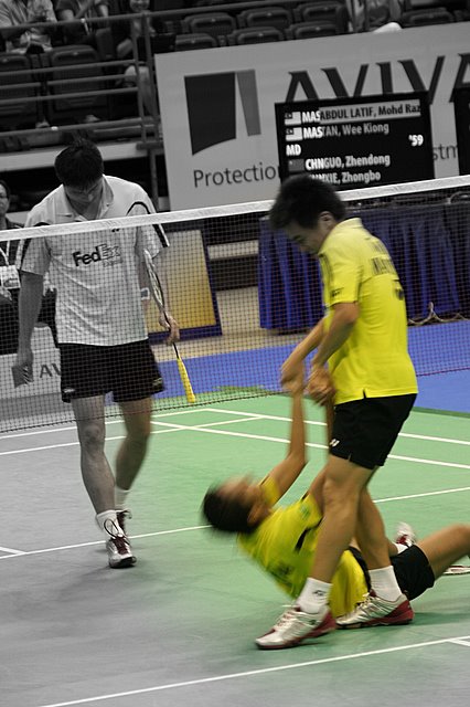 [Badminton+-+Victory+n+Defeat.JPG]