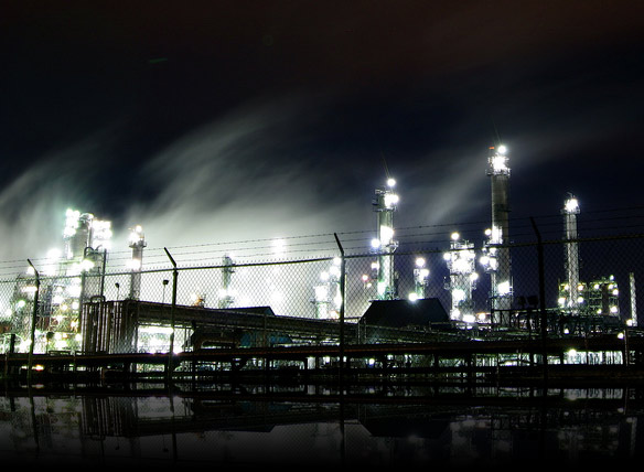 [oil-refinery-01.jpg]