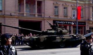 [A+tank+on+Tverskaya.jpg]