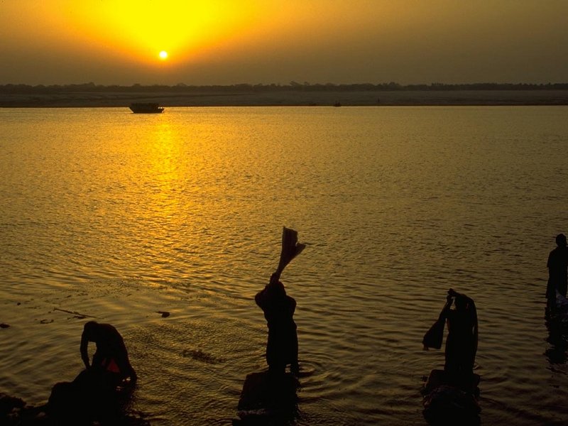 [Ganges River - 800x600.jpg]