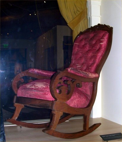 [HFM+Lincoln's+Chair+003+cropped.jpg]