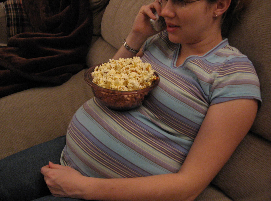 [popcorn+tummy.jpg]
