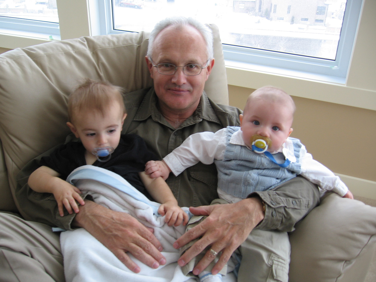 [Grandpa+M+Scott+and+Hayden.jpg]