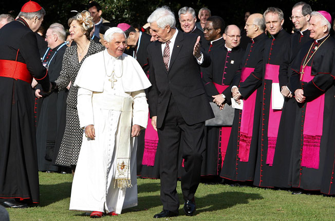 [Católicos+Romanos+Camiseta++Sydney+Benedicto+XVI+con+el+Gobernador+General+de+Australia.jpg]