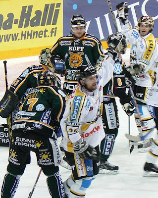 Penguins Sign Janne Pesonen
