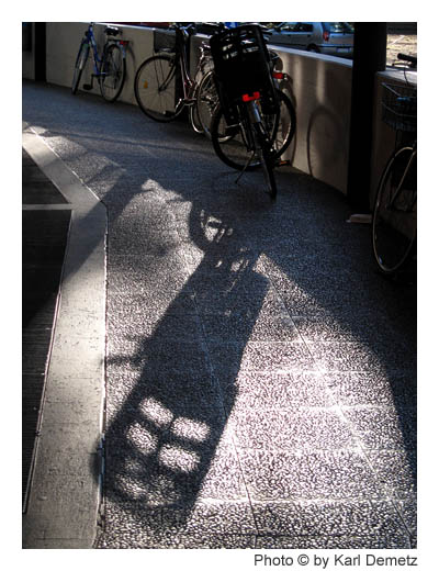 [bici_ombra.jpg]