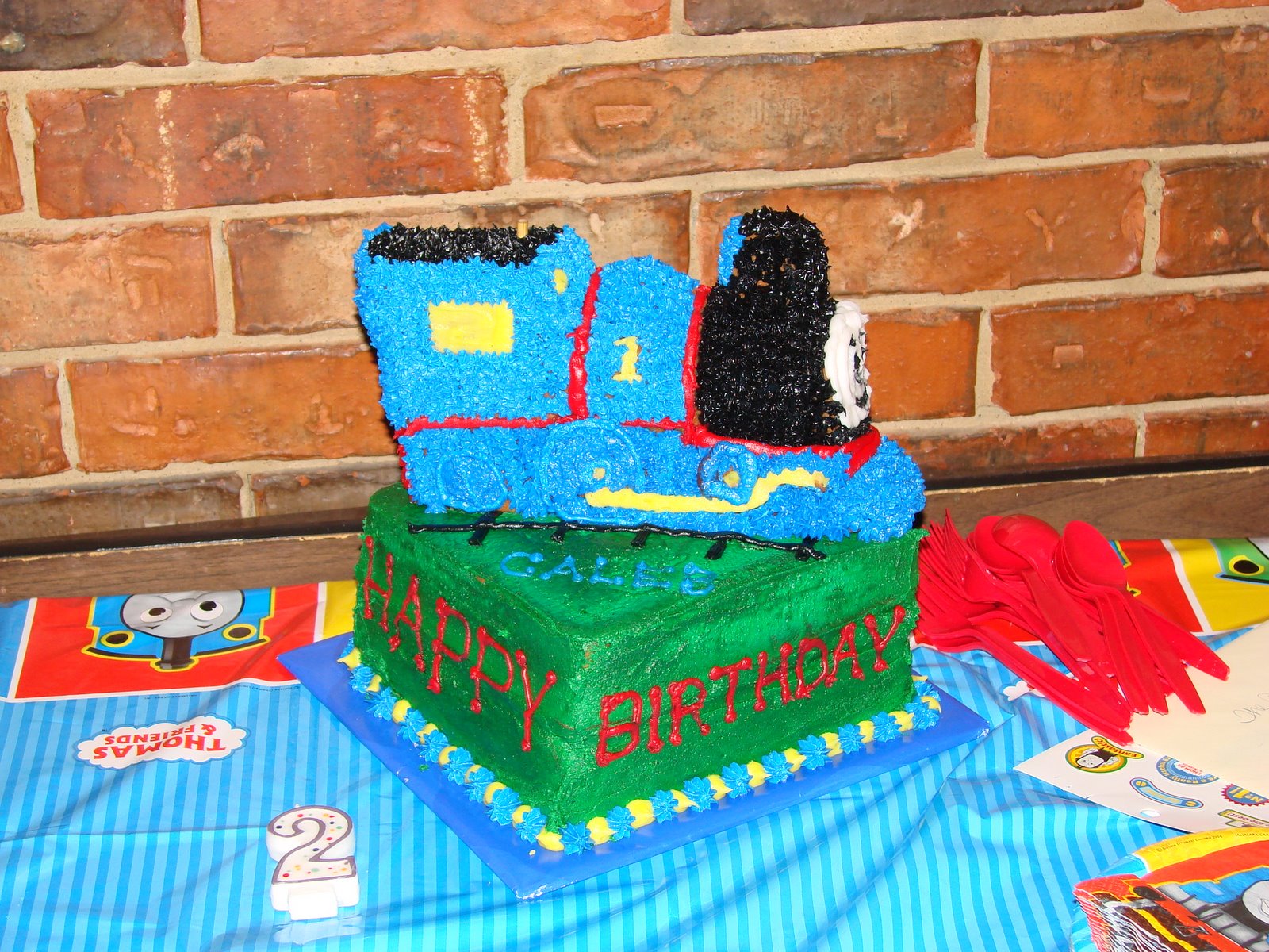 [04-12-08+01+Thomas+cake.jpg]