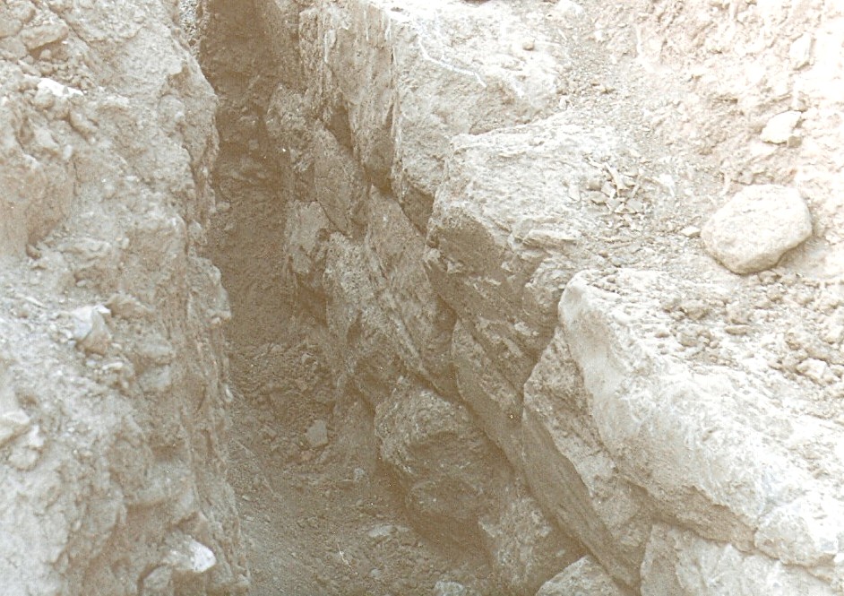Τμήμα αρχαίου τείχους Αμβρόσσου