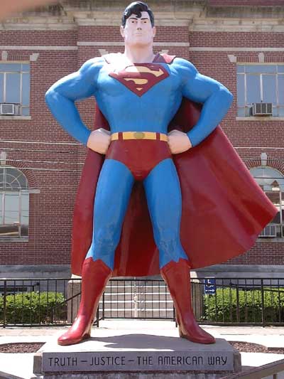 [superman_statue.jpg]