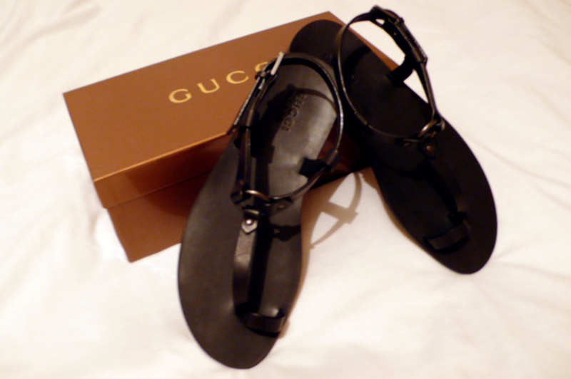 [gucci+sandals+01.jpg]