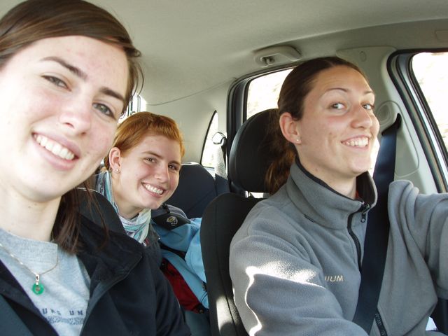 [Alana,+Erin,+and+Roxy+on+a+road+trip!.jpg]