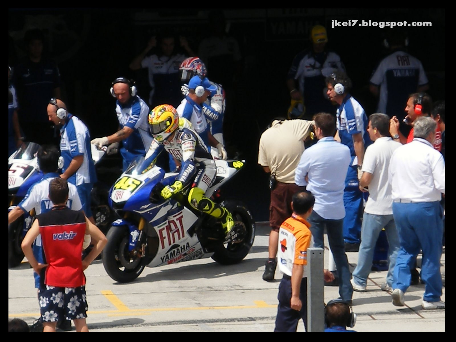 [Rossi+leaving+pit.jpg]