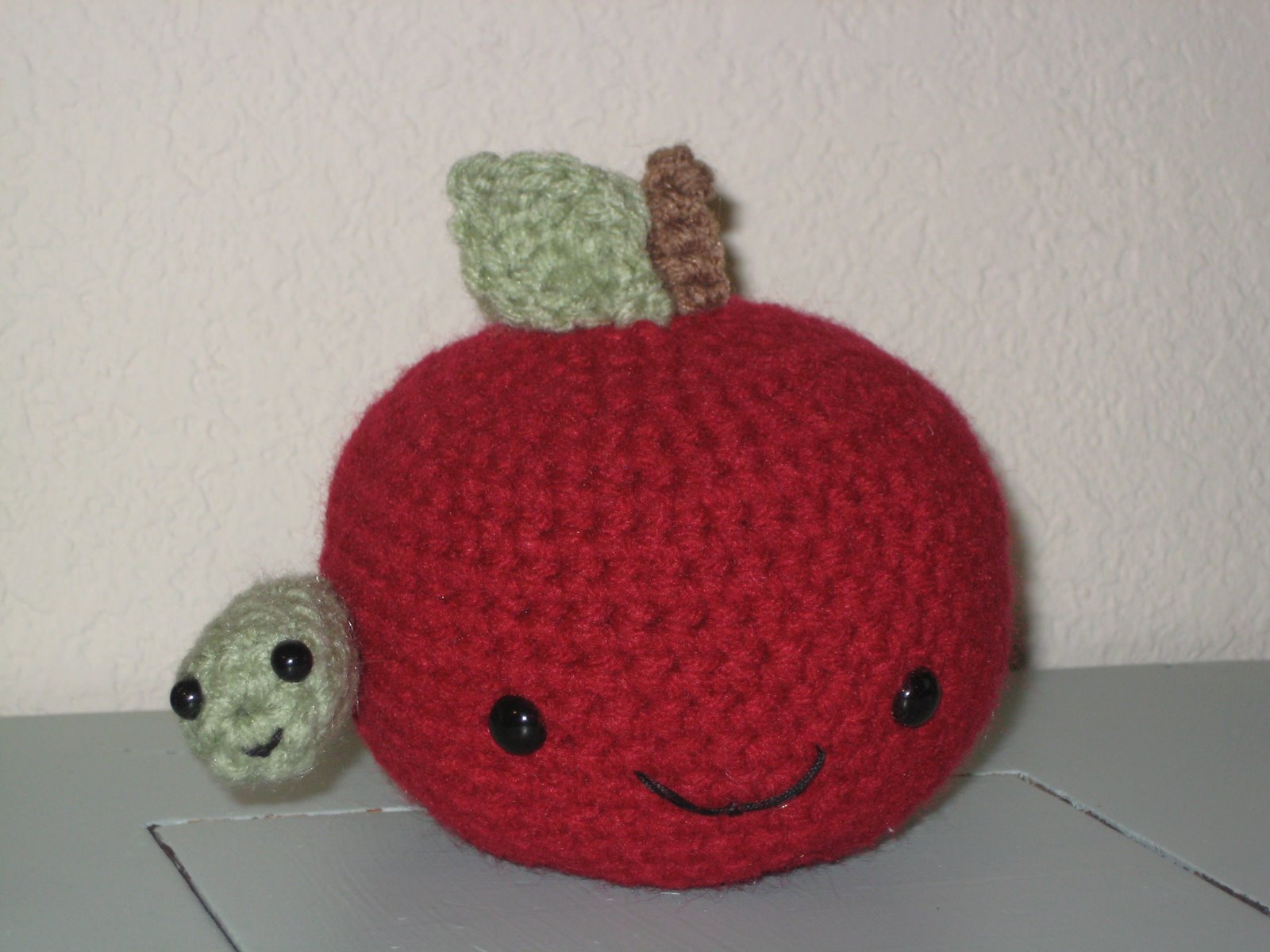 [apple+crochet.JPG]