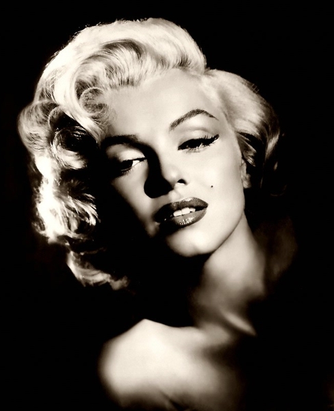 [Marilyn-Monroe-83.jpg]