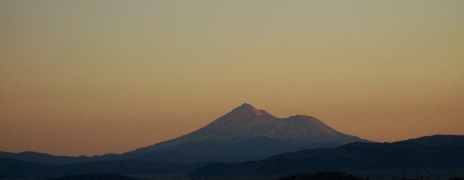 [Mt.+Shasta+at+sunset.jpg]