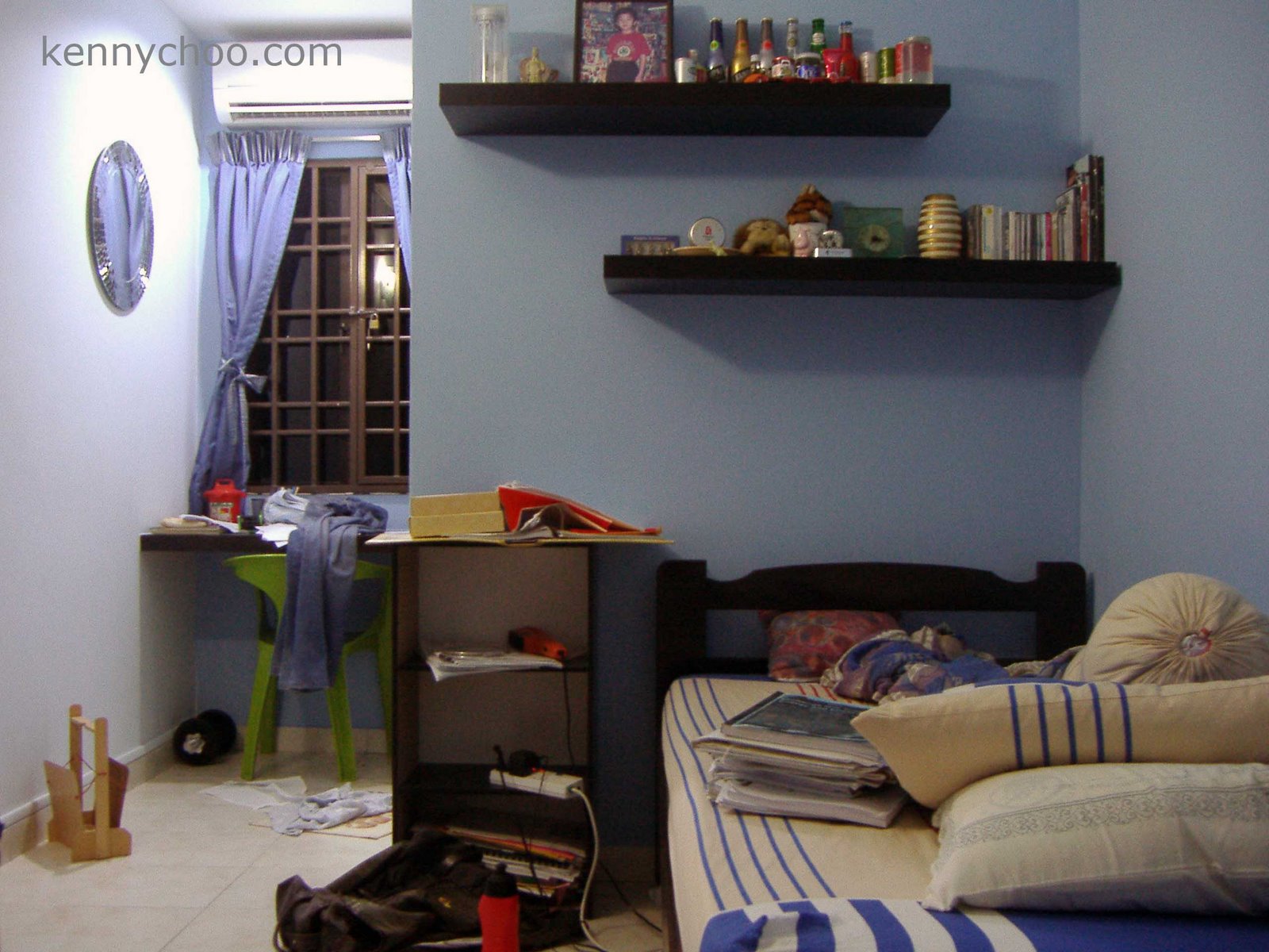[my+room+untidy.jpg]