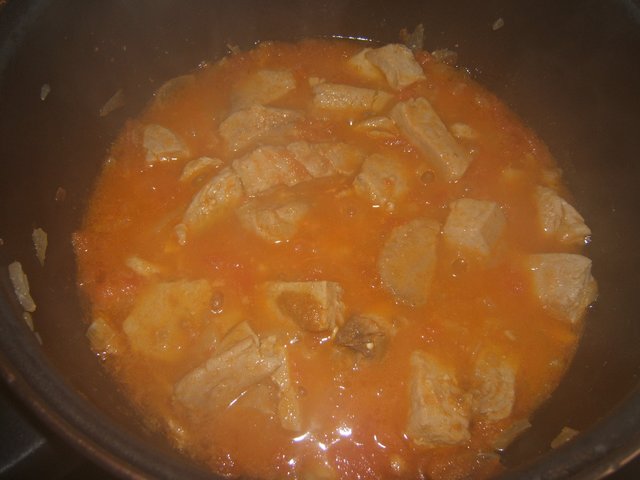Curry de Atún rojo con arroz créole