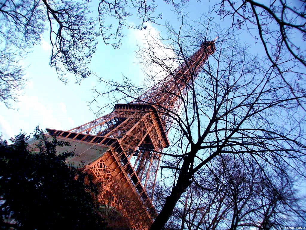 [Eiffel.jpg]