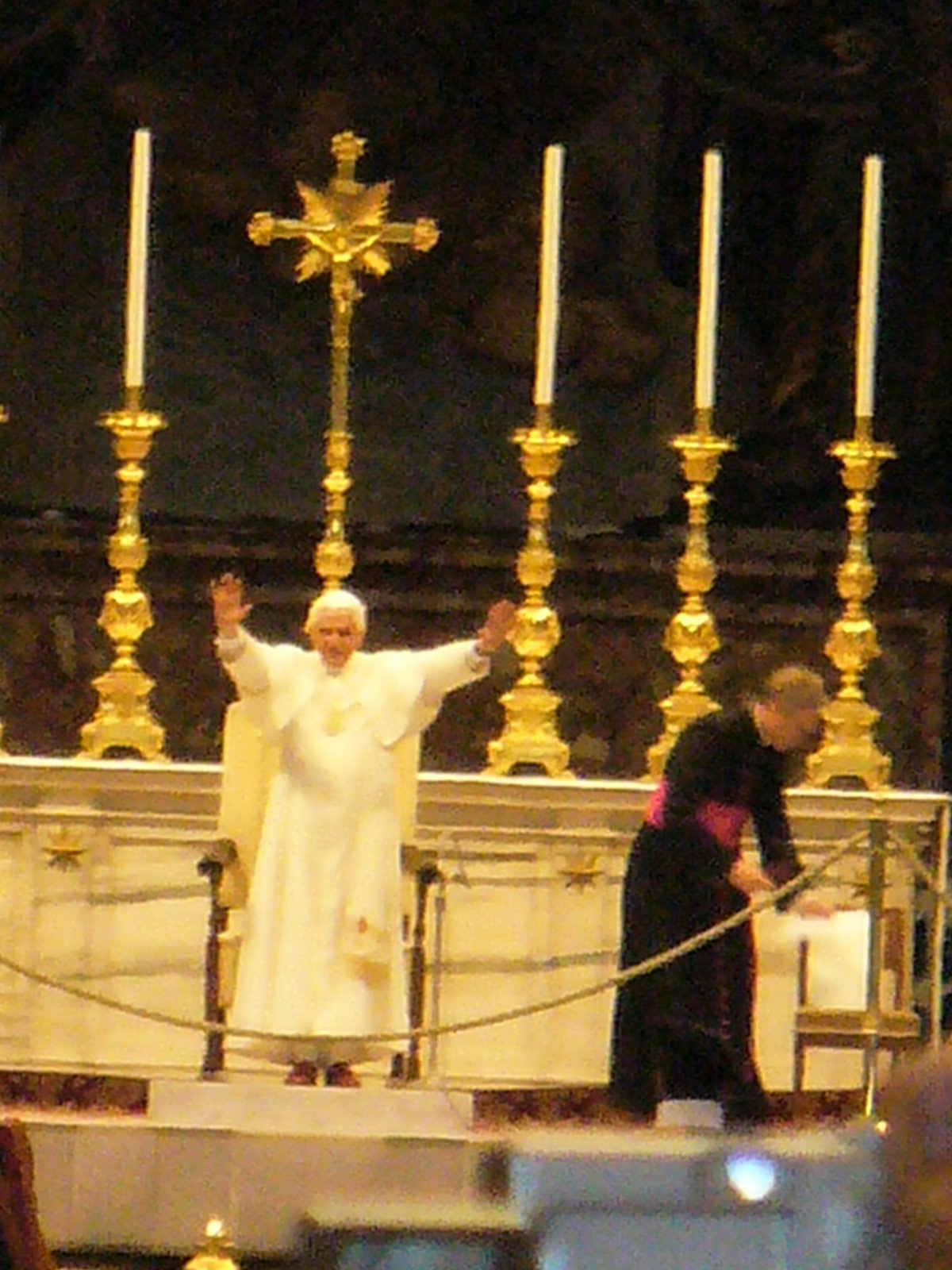 [6.20.07+09+Rome+-+Vatican+City+-+Audience+with+the+Pope+(4).jpg]